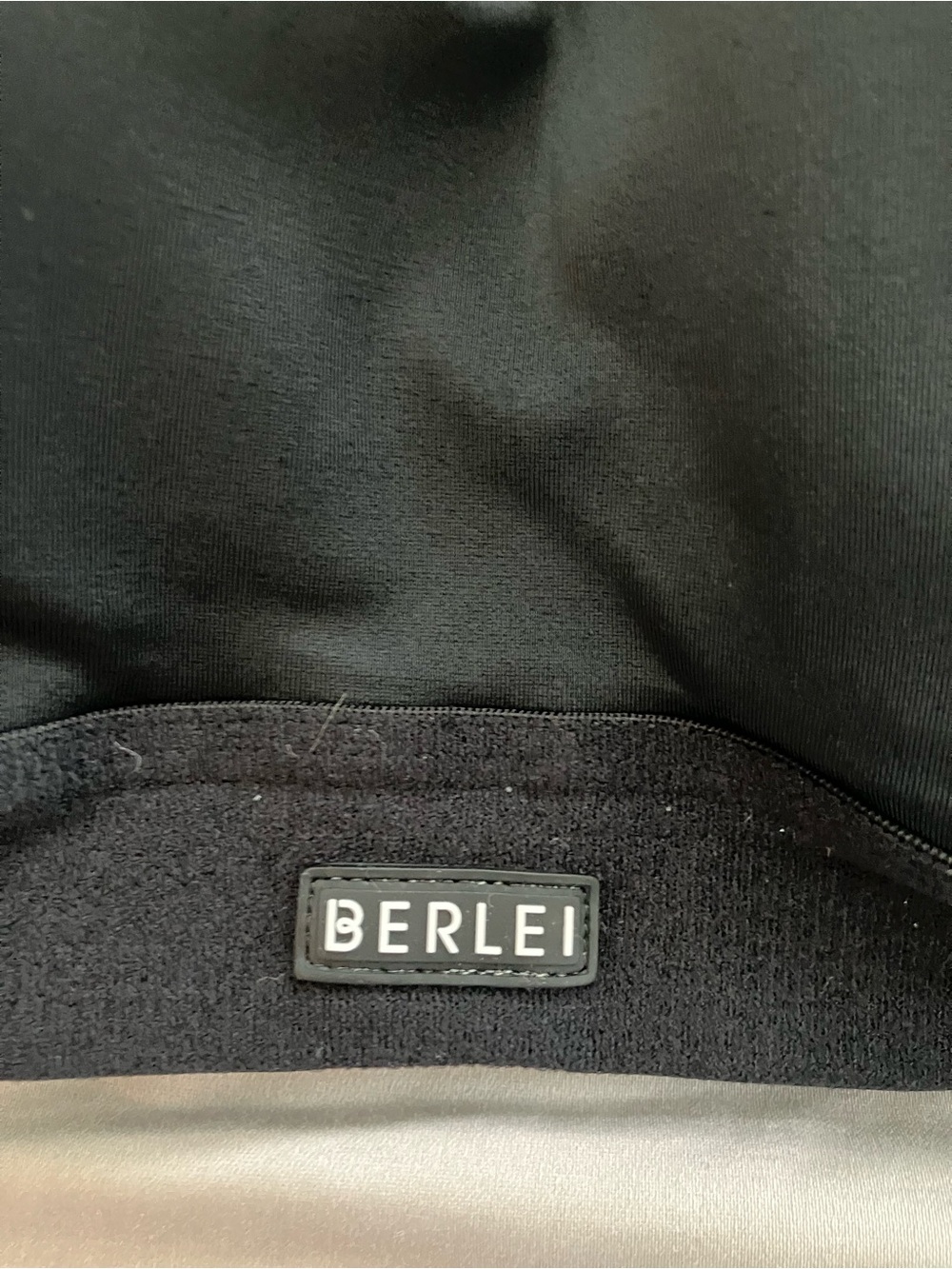 Berlei Black Wireless Molded-Cup Sports Bra - Picture 2 of 8